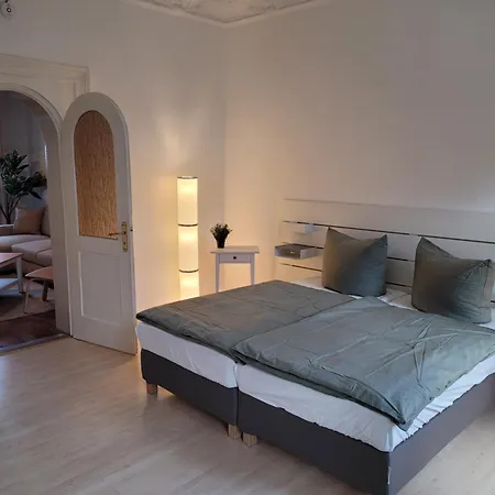 Wunderschoenes 4 Altbau Mit Terrasse Und Patio * Wuppertal