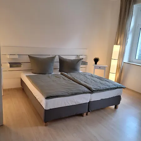 Wunderschoenes 4 Altbau Mit Terrasse Und Patio *